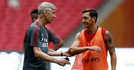 Wenger advises Arsenal on how they can still get best out of Ozil