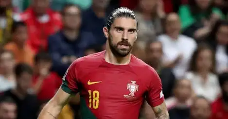 Arsenal insist on signing Portugal international who rejected Man Utd and Liverpool, as likely next club is named